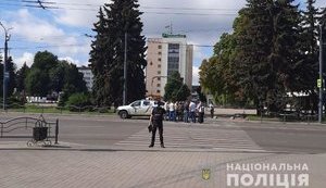 Взрывотехники обезвредили гранату, брошенную луцким террористом