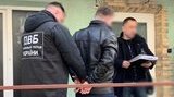 Капітана поліції на Миколаївщині, який збирав "данину" з продавців цигарок, затримали на одержанні 12 тисяч гривень, - НПУ. ФОТОрепортаж