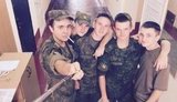 Міноборони РФ планує обмежити використання смартфонів в армії, замінивши їх на прості кнопкові телефони, - "Коммерсант"