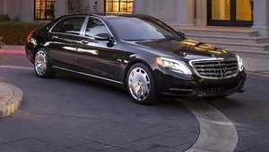 Автобаза Порошенко купила два автомобиля Mercedes за 36 миллионов
