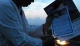 Активист-регионал демонстративно сжег возле Вечного огня награды от ПР: Янукович лично обманул меня. ВИДЕО.