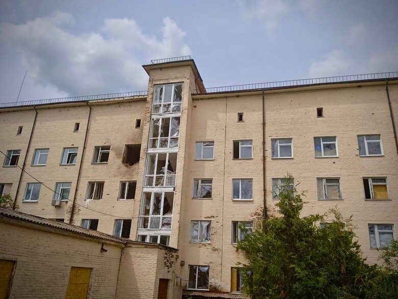РФ ударила по больнице в Семеновке на Черниговщине