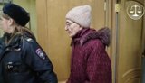 Засуджена окупантами на 15 років за допомогу ЗСУ 70-річна українка Світлана Лой співає у залі суду "Пісню про рушник". ВIДЕО