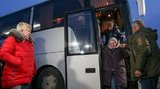 Офіс генпрокурора почав допитувати звільнених з полону