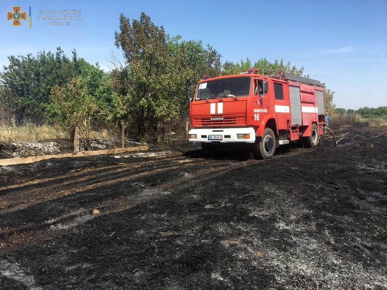 За минувшие сутки в Николаевской области из-за обстрелов российских войск произошло три пожара, - ГСЧС 17