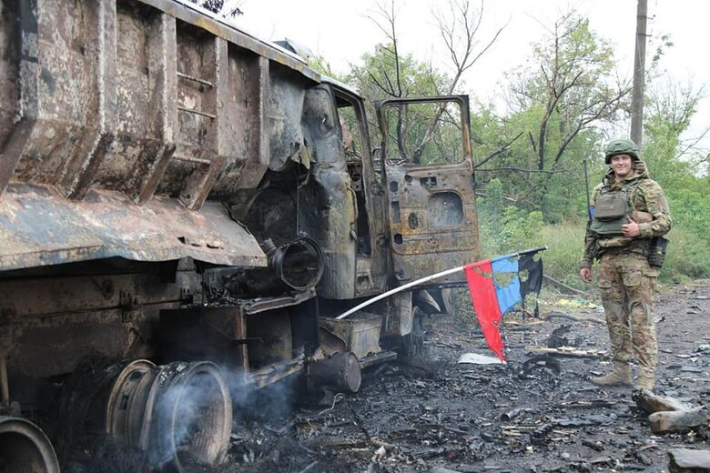 Украинские воины показали остатки российской техники 13