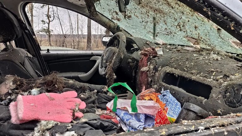 Різня в Бучі: машину прошило кулями, ніби вона паперова, жінці відірвало голову 04