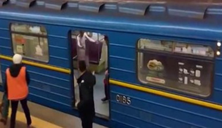 Киевский метрополитен проведет инвентаризацию торговых объектов возле станций