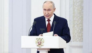 Росія збільшить військові витрати, скоротивши цивільні статті бюджету