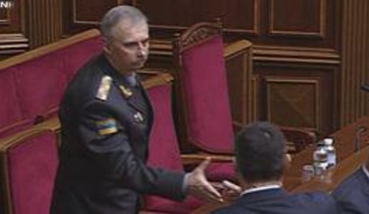 Рада со второй попытки отправила Тенюха в отставку и назначила на его место Коваля. ВИДЕО