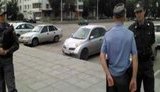 Россияне издеваются над новым законом о митингах: "Мою одиночную прогулку "за батоном" сопровождали 10 полицейских". + ВИДЕО.