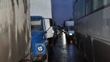 Из-за Януковича перекрыли все дороги из Енакиево в Донецк. Автомобили стоят в пробке. ФОТО