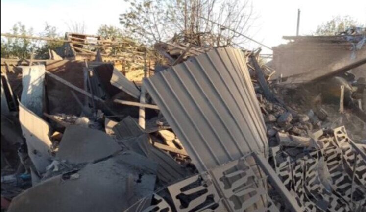 Рашисти вдарили по Оріхову 8 КАБами: 2 людини поранені, зруйновано будинки. ФОТО