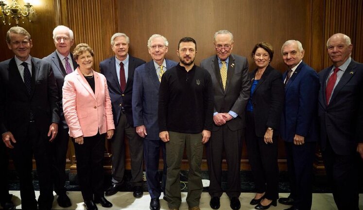 Zelenskyy meets with Republican and Democratic senators to discuss points of Victory Plan. PHOTOS