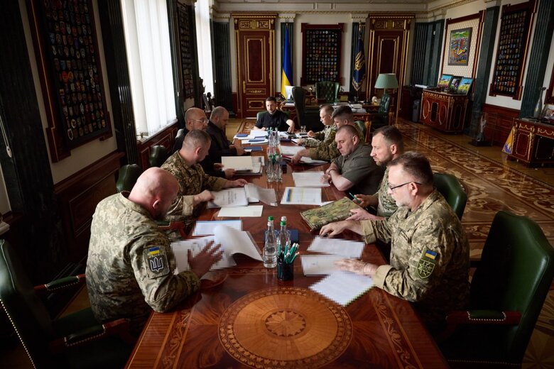 Зеленський провів нараду щодо ударів вглиб Росії