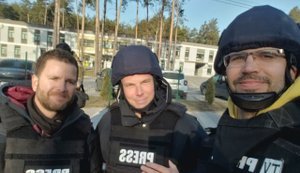 Хто стоїть за роботою іноземних журналістів в Україні?