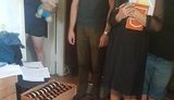 Киянка незаконно зберігала у своїй квартирі понад 633 кг тютюну для кальянів. ФОТОрепортаж