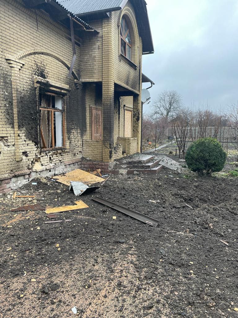 Наслідки обстрілу центра Курахового, є поранений, - ОВА 01