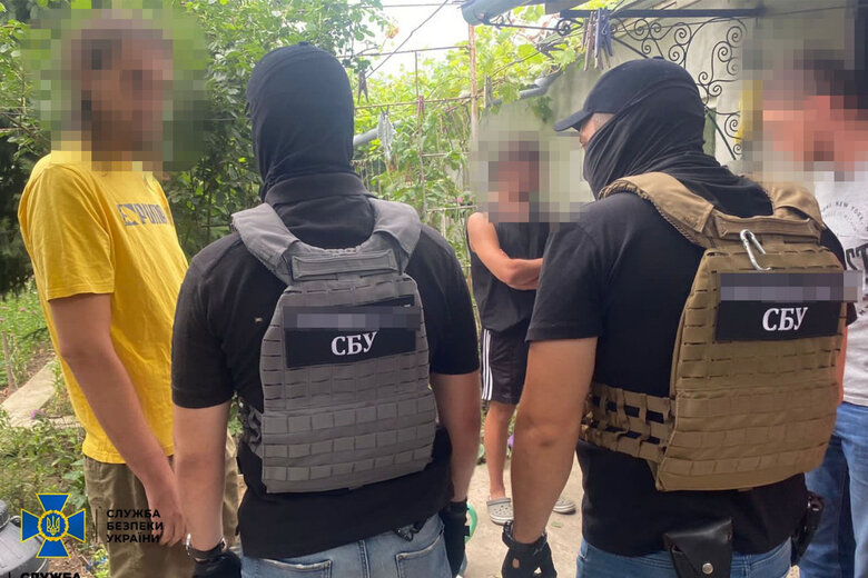 Two agents of Russian Federation were detained in Mykolaiv: they were monitoring HIMARS, positions of AFU and adjusting missile strikes on city 03