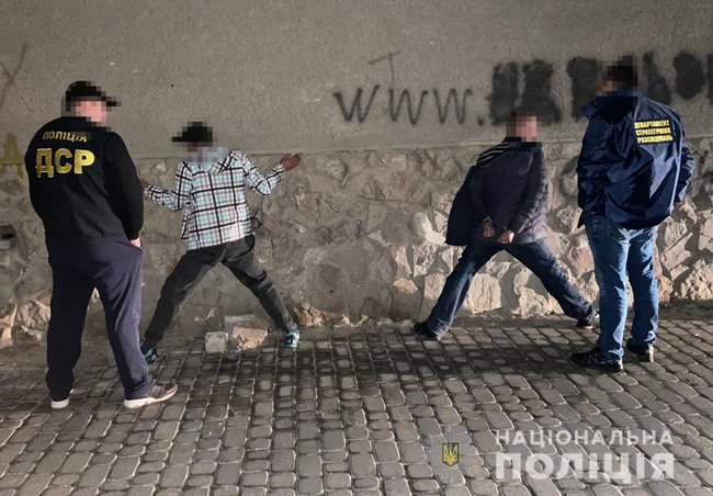Ліквідовано канал постачання наркотиків в Івано-Франківське СІЗО, - Нацполіція 04