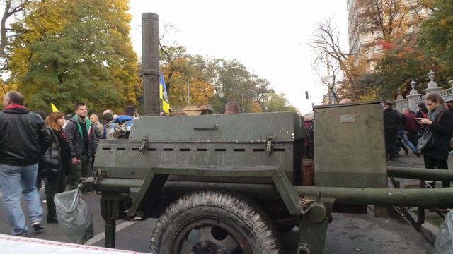 Активісти встановили 14 наметів під Радою (оновлено) 05