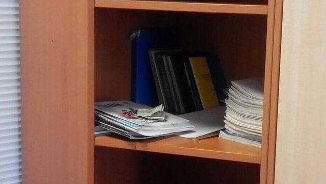 В Запорожье сотрудник таможни и посредник задержаны на взятке в тысячу долларов США, - Нацполиция 05
