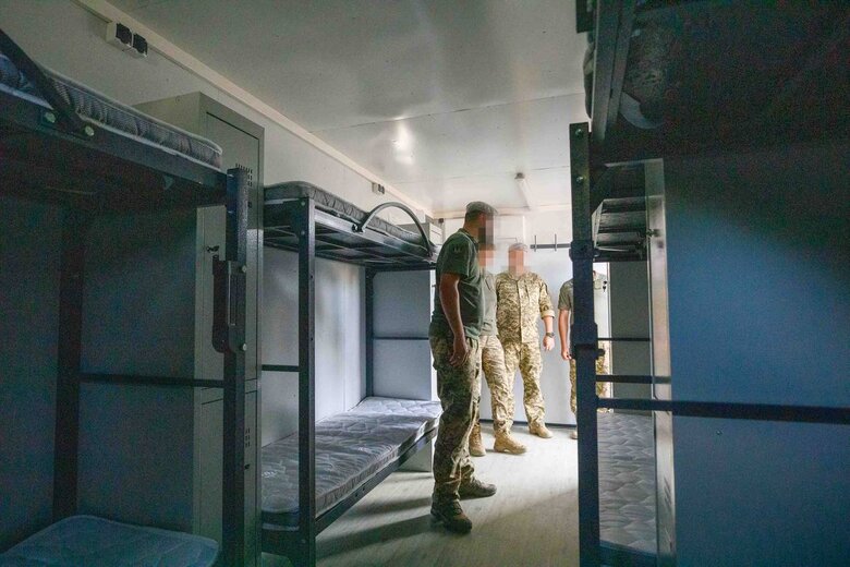 Порошенко передав воїнам ССО допомогу на 18 млн грн