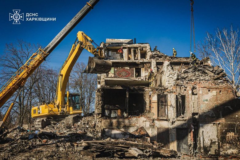 10 загиблих у Харкові після російської ракети: завершено рятувальні роботи