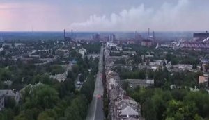 "Дві печі з трьох зупинено. Упродовж минулої доби звільнилося 280 осіб", - робочі ПАТ "ДМК" звернулися до Зеленського з проханням націоналізувати підприємство. ВIДЕО