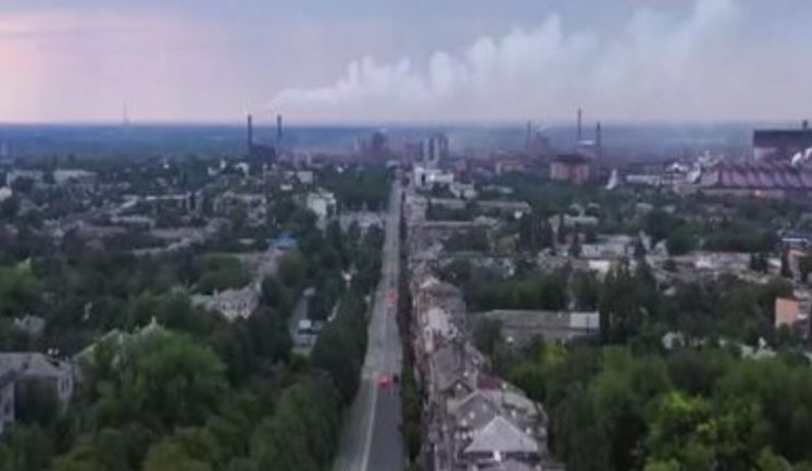 "Дві печі з трьох зупинено. Упродовж минулої доби звільнилося 280 осіб", - робочі ПАТ "ДМК" звернулися до Зеленського з проханням націоналізувати підприємство. ВIДЕО