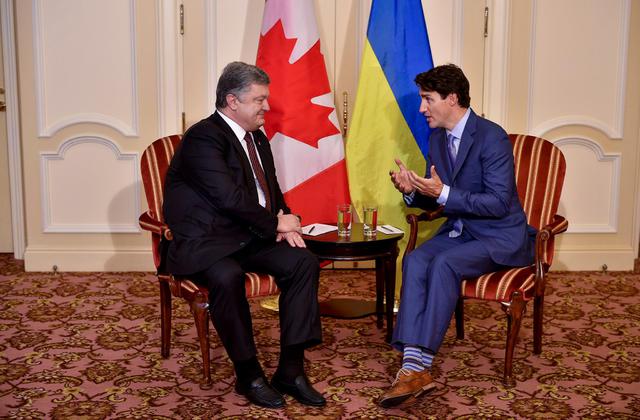 Благодарен за поддержку наших реформ, - Порошенко проводит встречу с премьер-министром Канады Трюдо 02
