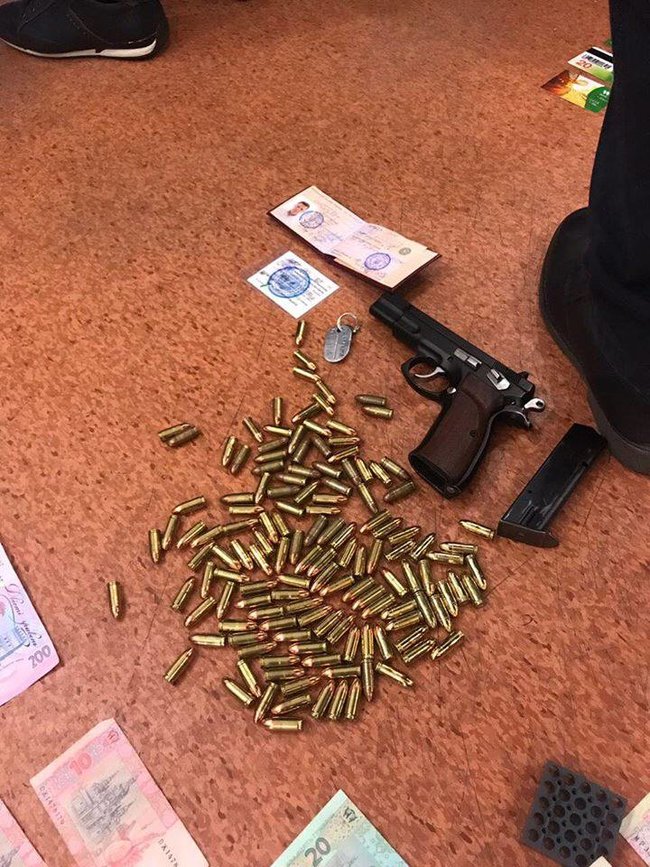 Командира батальйону столичної поліції затримано за привласнення премій підлеглих, - прокуратура 03