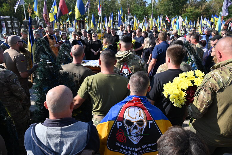 Із загиблим воїном штурмової роти 59-ї бригади Володимиром Іщенком попрощалися у Києві 23