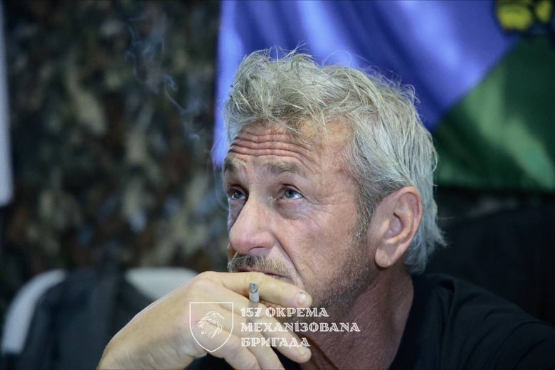 Шон Пенн разом з Єрмаком відвідав 157 ОМБр