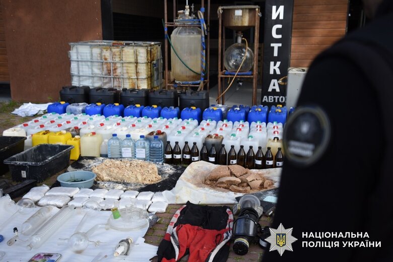 Нацполиция обезвредила крупнейшее наркогруппировку в Украине