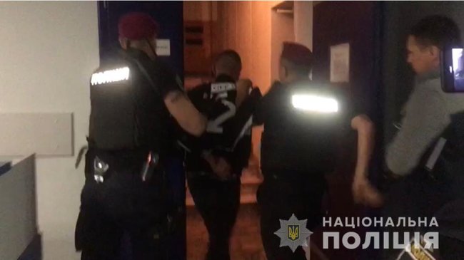 Мужчина похитил 4-летнюю девочку на заправке в Борисполе, полиция его задержала 04