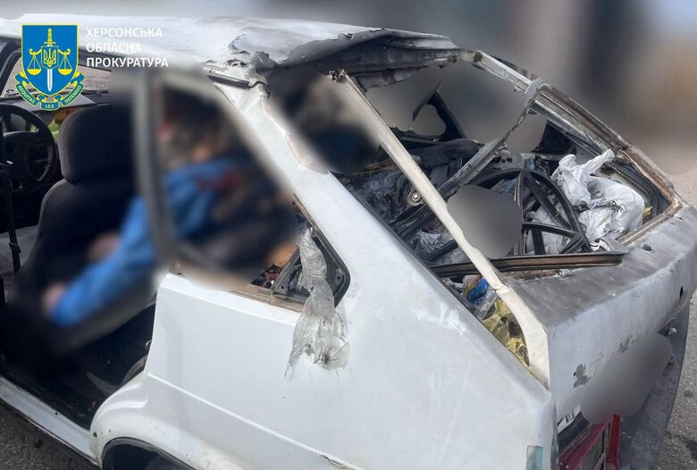 РФ атакувала FPV-дроном цивільну автівку на Херсонщині: Загинули 2 особи, двоє поранених