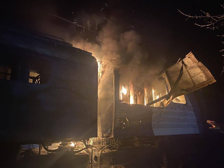 Росія атакувала залізницю в Україні дронами: машиніст і помічник поранені