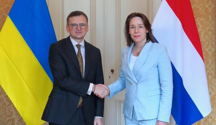 Кулеба поговорив із главою МЗС Нідерландів про посилення української ППО та про притягнення росіян до відповідальності