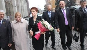 Людмила Янукович с Табачником погуляли на юбилее покровителя президента и пообещали открыть в Енакиево вуз. ФОТО