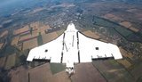 зенітний дрон атакує ворожий бпла