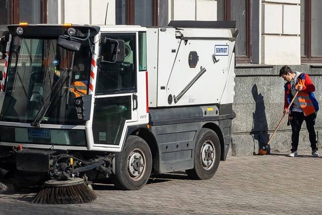 Обстріл Дніпра. Пошкоджено будівлю облради
