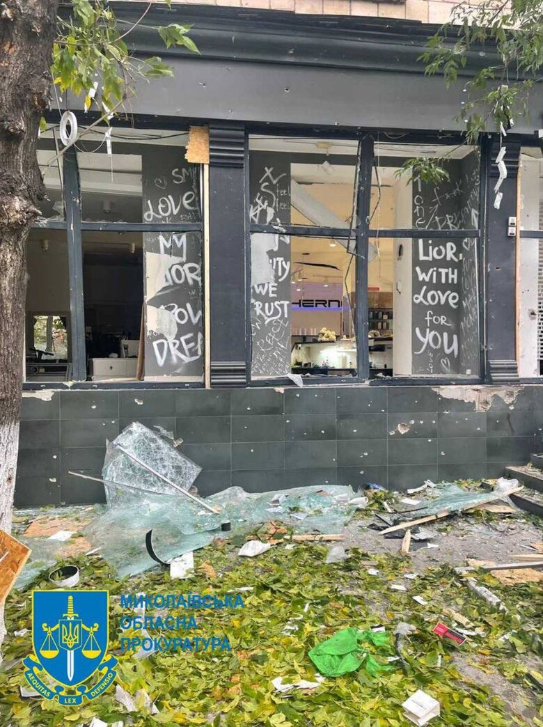 Наслідки нічних обстрілів Миколаєва російськими окупантами: Постраждалих немає 05
