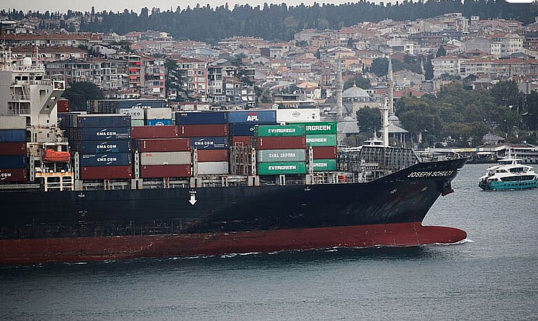 Перше цивільне судно, яке вийшло з Одеського порту, прибуло до Стамбулу, - Reuters 01