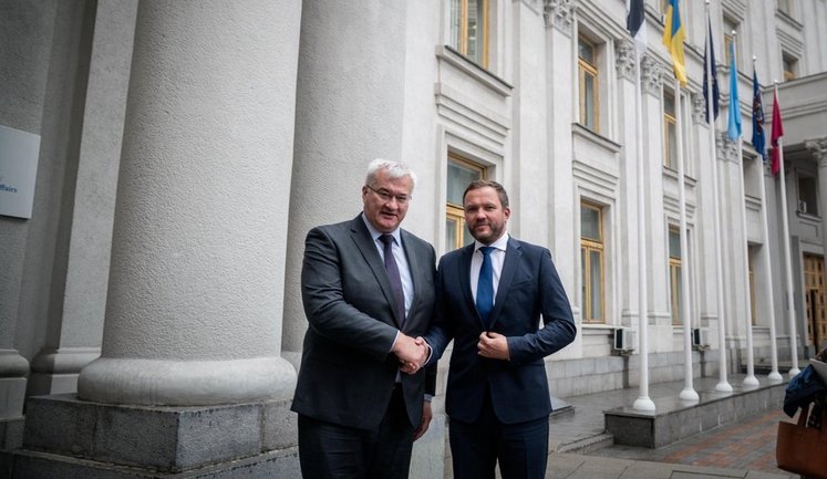 До Києва прибув міністр закордонних справ Естонії Цахкна