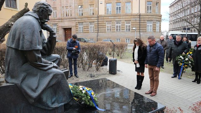 Память Небесної Сотні вшанували в Угорщині 04