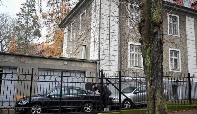Росіяни відмовляються залишати будівлю консульства у Гданську попри наказ про закриття