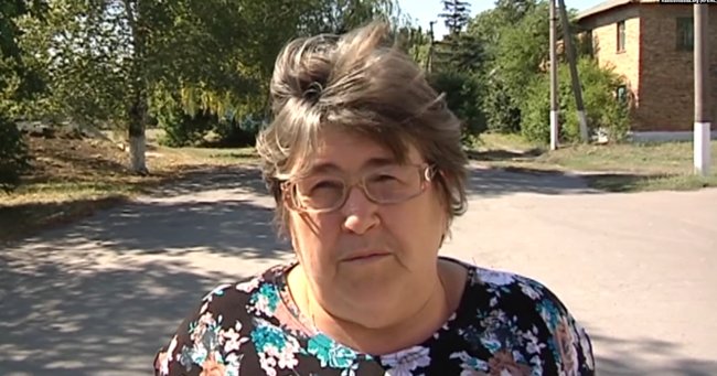 Сейчас многие уехали в Россию, а кому деваться некуда - здесь работают, - блокировавшие ВСУ в 2014 году жители оккупированного Кутейниково 01