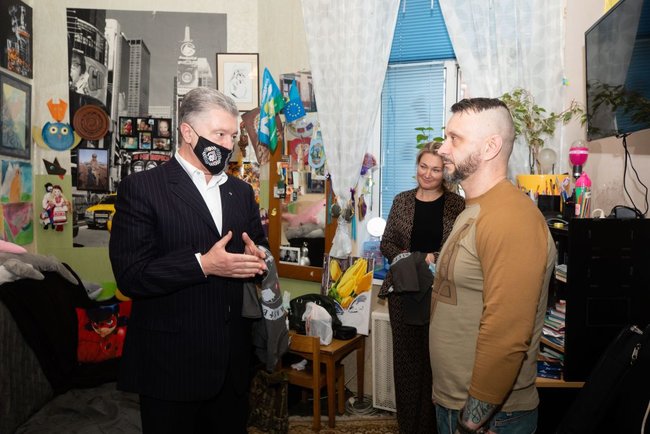 Порошенко встретился с Антоненко: Те, кто упрятал его за решетку, будут отвечать перед законом 01 Порошенко встретился с Антоненко: Те, кто упрятал его за решетку, будут отвечать перед законом 01