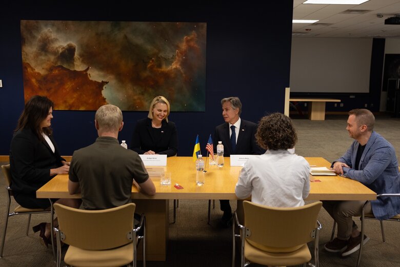 Blinken met with representatives of public organizations in Kyiv 01